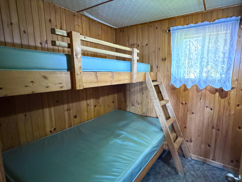 Une chambre du Nick, avec un lit superposé