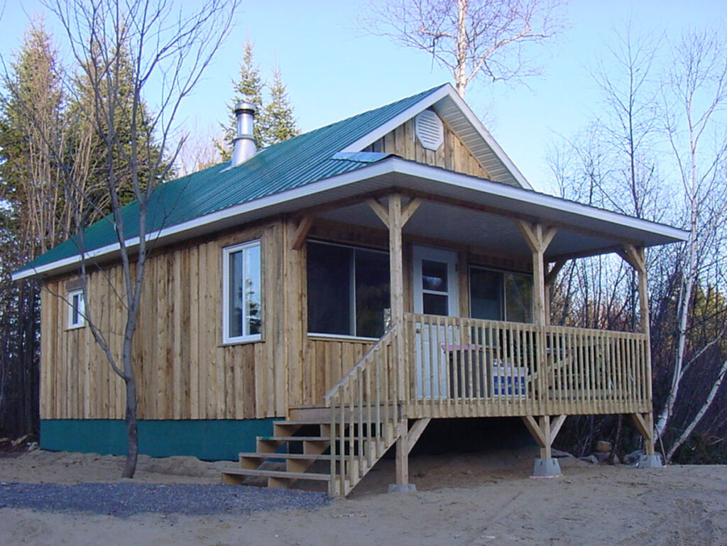 Le chalet Chapelet #1, vu depuis l'extérieur, d'un autre angle