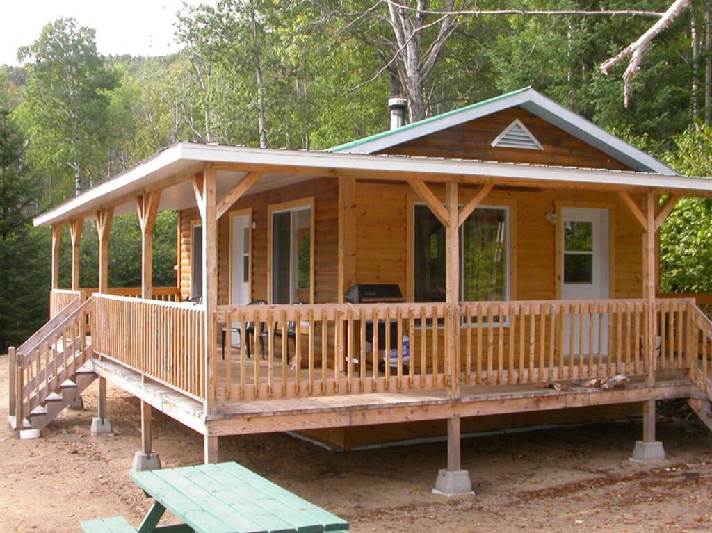 Le chalet le Huard, vu de l'extérieur, avec des couleurs différentes