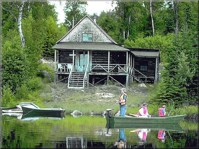 Le chalet Jobin #1, vu depuis le lac